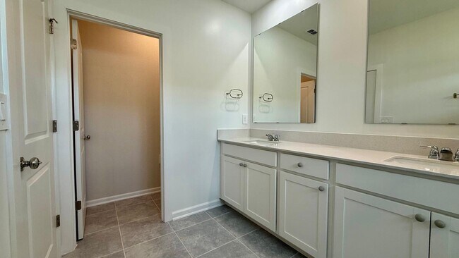 Building Photo - 6159 Park Promenade Way