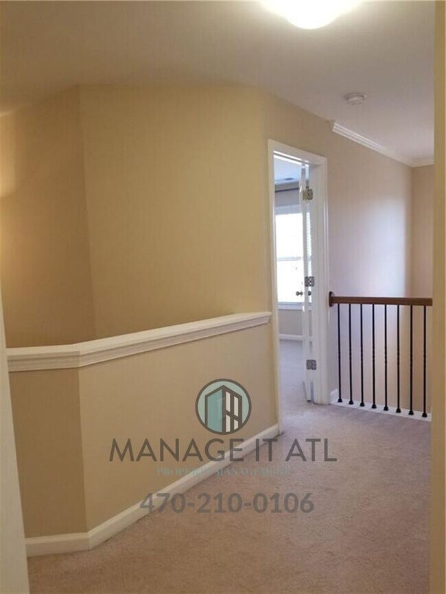 Building Photo - Beautiful 5BR/4BA Home in Just 5 Min from MALL OF GA
