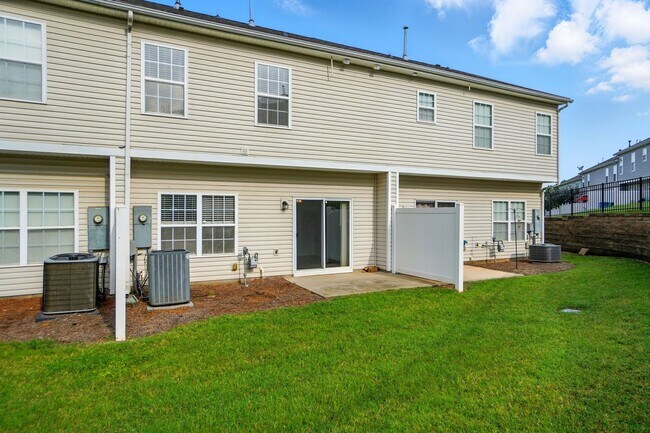 Building Photo - (Coming Soon) Townhome in Pineville – Quie...