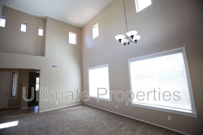 Building Photo - 15145 W Elm Cir