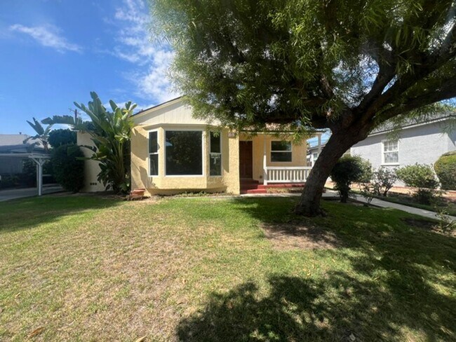 Building Photo - 6557 McLennan Ave