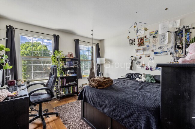 Building Photo - 2157 Maples Pl