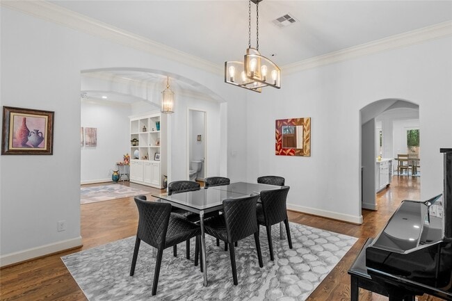 Building Photo - 6404 Community Dr