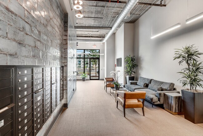 Building Photo - 112 Rogers St NE