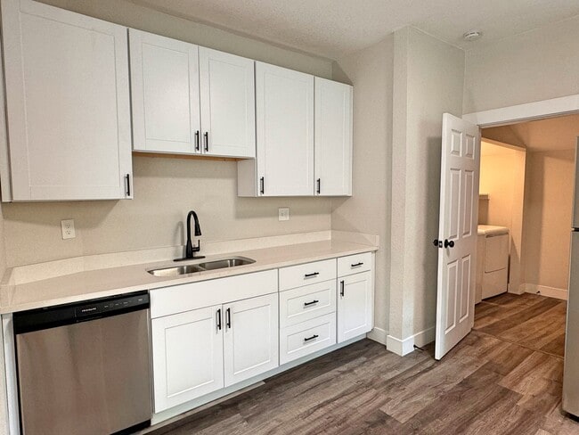 Building Photo - 3250 Meade St