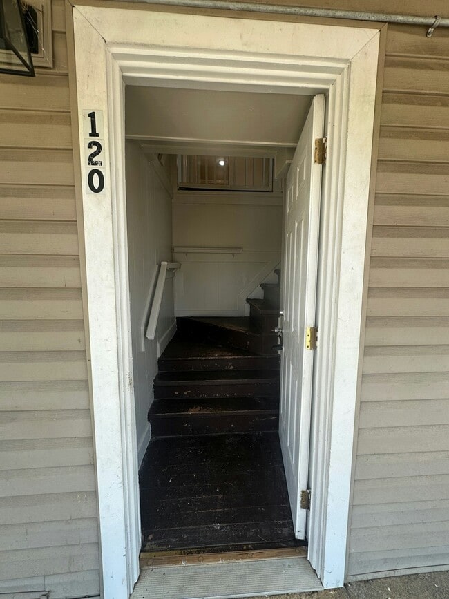 Building Photo - 841 Sevierville Rd