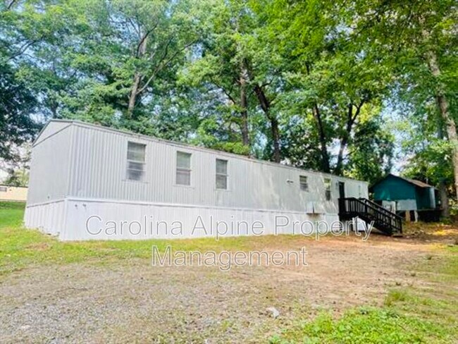 Building Photo - 143 Bluebird Ln