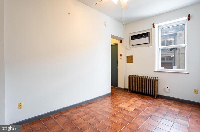 Building Photo - 1327 Snyder Ave