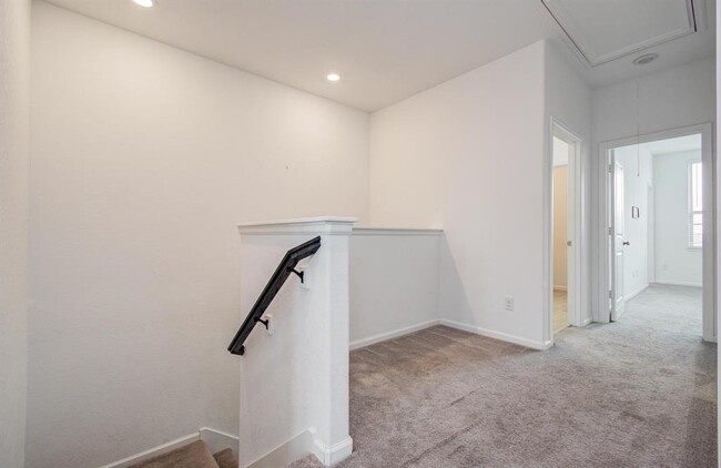 Building Photo - 4138 Balboa Dr
