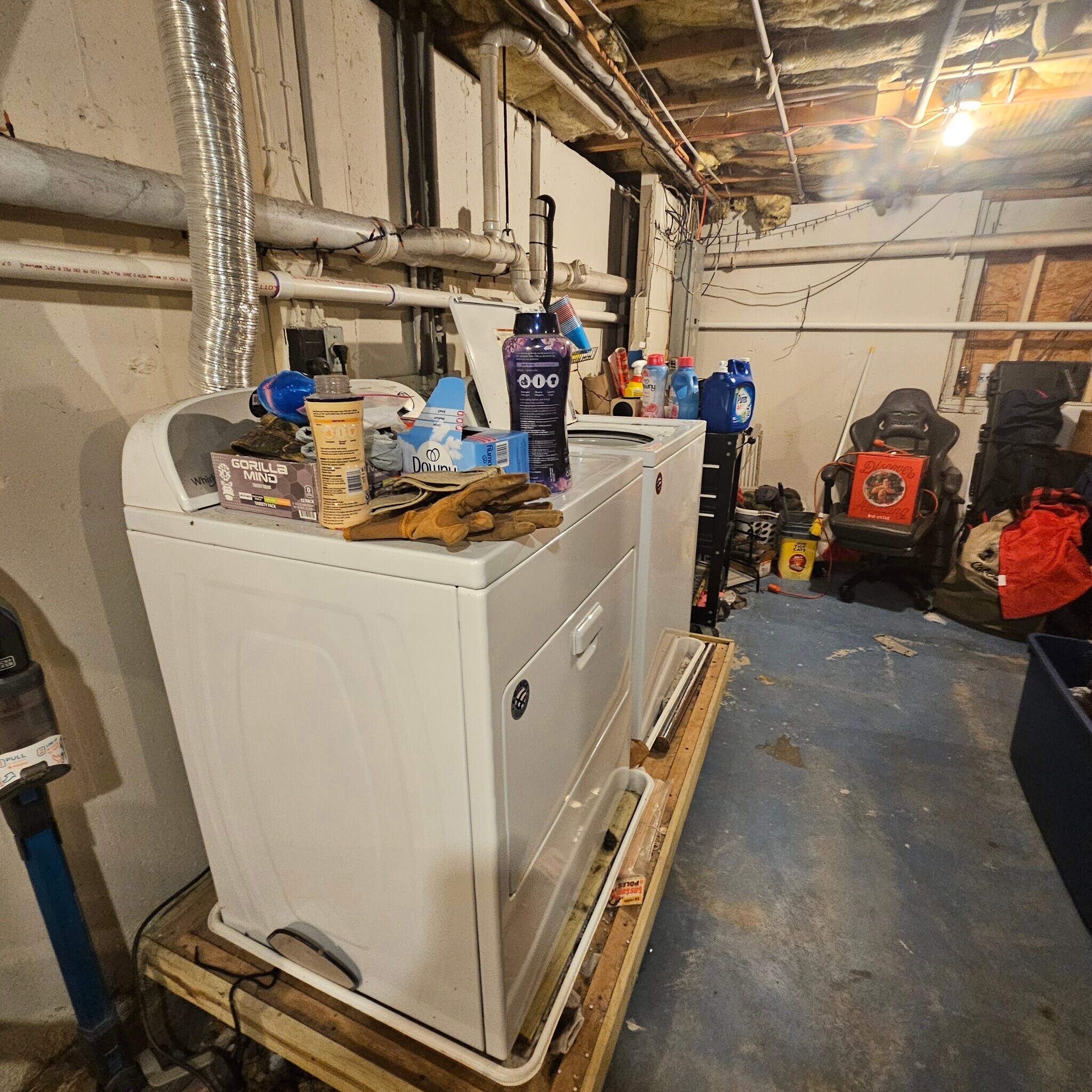 Building Photo - 137B Highrock Rd