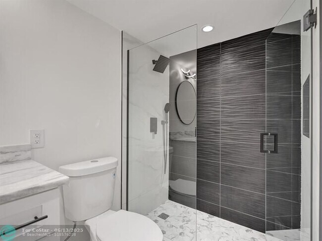 Building Photo - 3305 Aruba Way