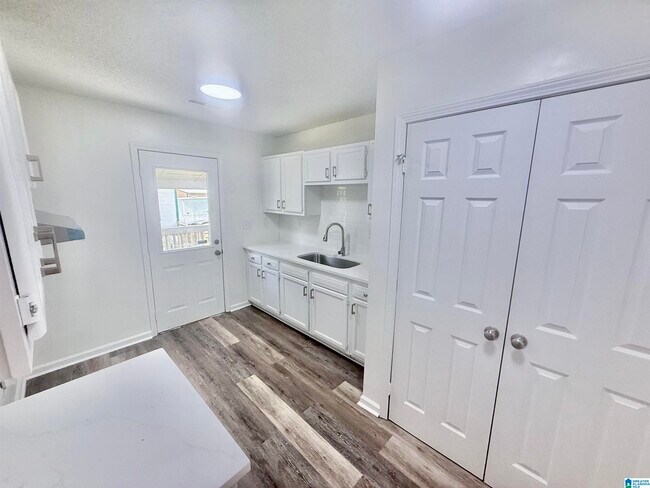 Building Photo - 1408 Avenue D