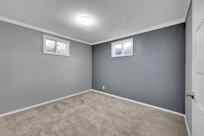 Building Photo - $2,295 - 4 Bed, 2 Bath Home in CO Springs ...