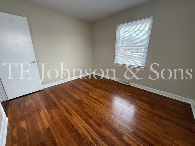 Building Photo - Charming 3 Bedroom Home with Hardwood Floors and Large Backyard in Winston-Salem