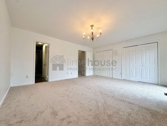 Building Photo - 4611 Fern Oak Ct.