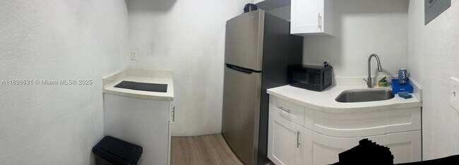 Building Photo - 1631 NW 29th Ave