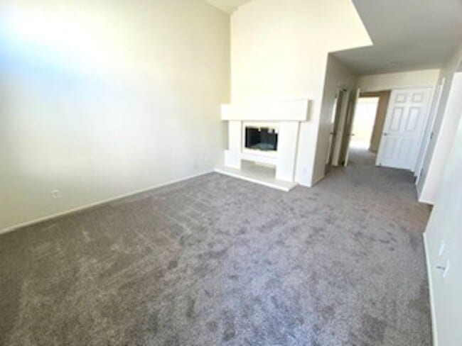Building Photo - *Coming Soon!*  Remodeled 3 bedroom townho...