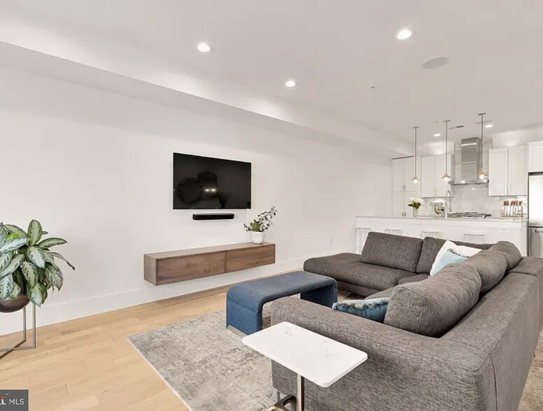 Living room - 1230 Fairmont St NW