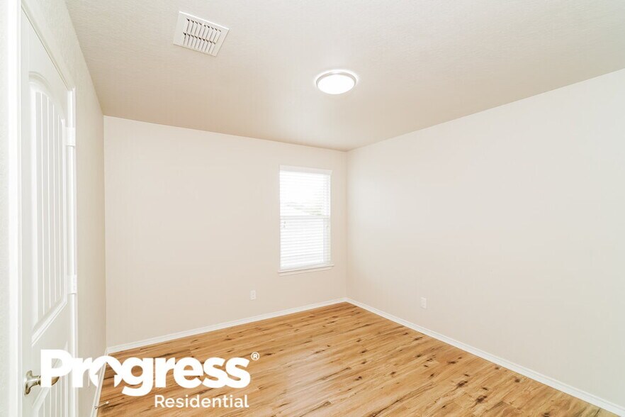 Building Photo - 11743 Verdis Vly