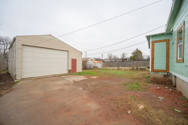Building Photo - 1817 NW 35th St