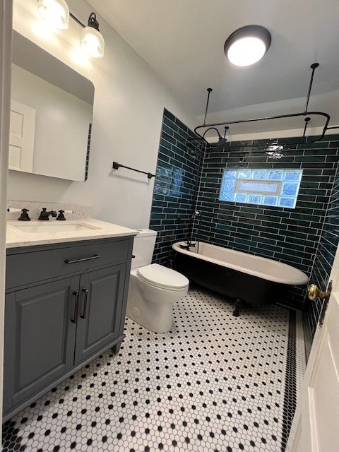 Main Bathroom - 4361 Raleigh St