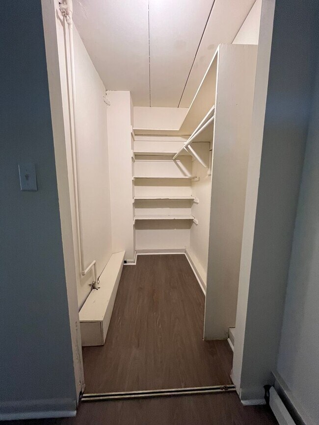 Building Photo - 1 Bd / 1 Bth Warminster Condo