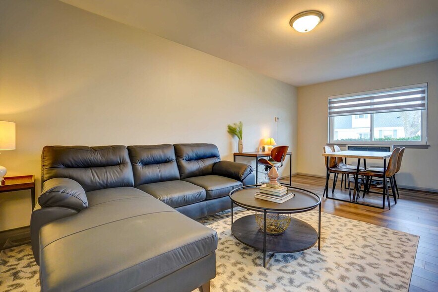 Building Photo - 407 S 94th Pl