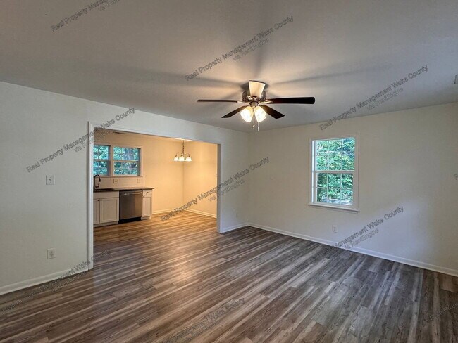 Building Photo - 612 Essington Pl