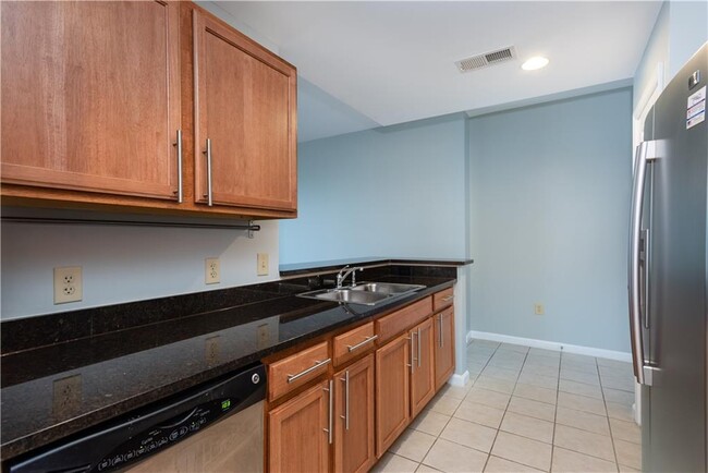 Building Photo - 3040 Peachtree Rd NW