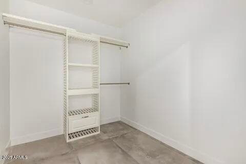 Building Photo - 8737 E Fairmount Ave