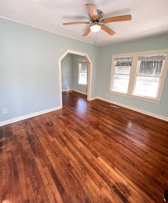 Building Photo - 1011 9th St