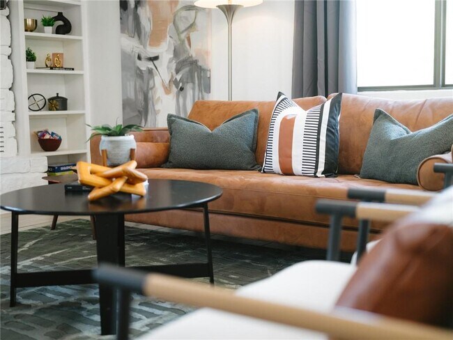 Building Photo - 2 Southport Ln