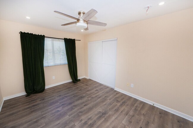 Building Photo - 2 Bedroom 1.5 Bath Available Now in El Cajon!