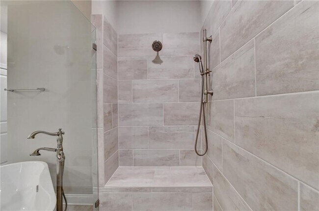 Building Photo - 336 Atley Pl