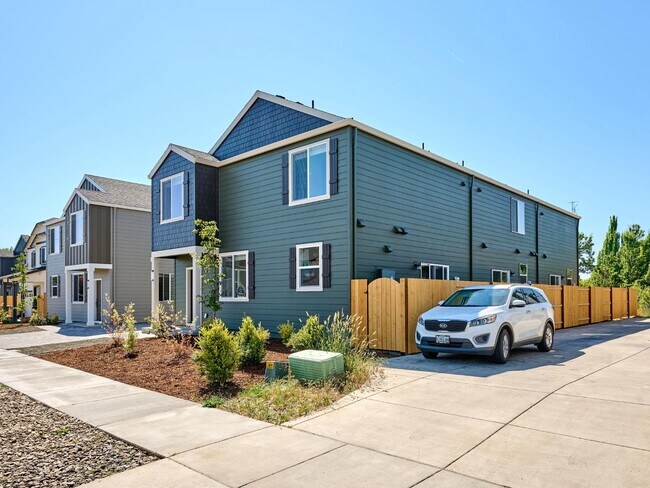 Building Photo - 240 28th Ave SE