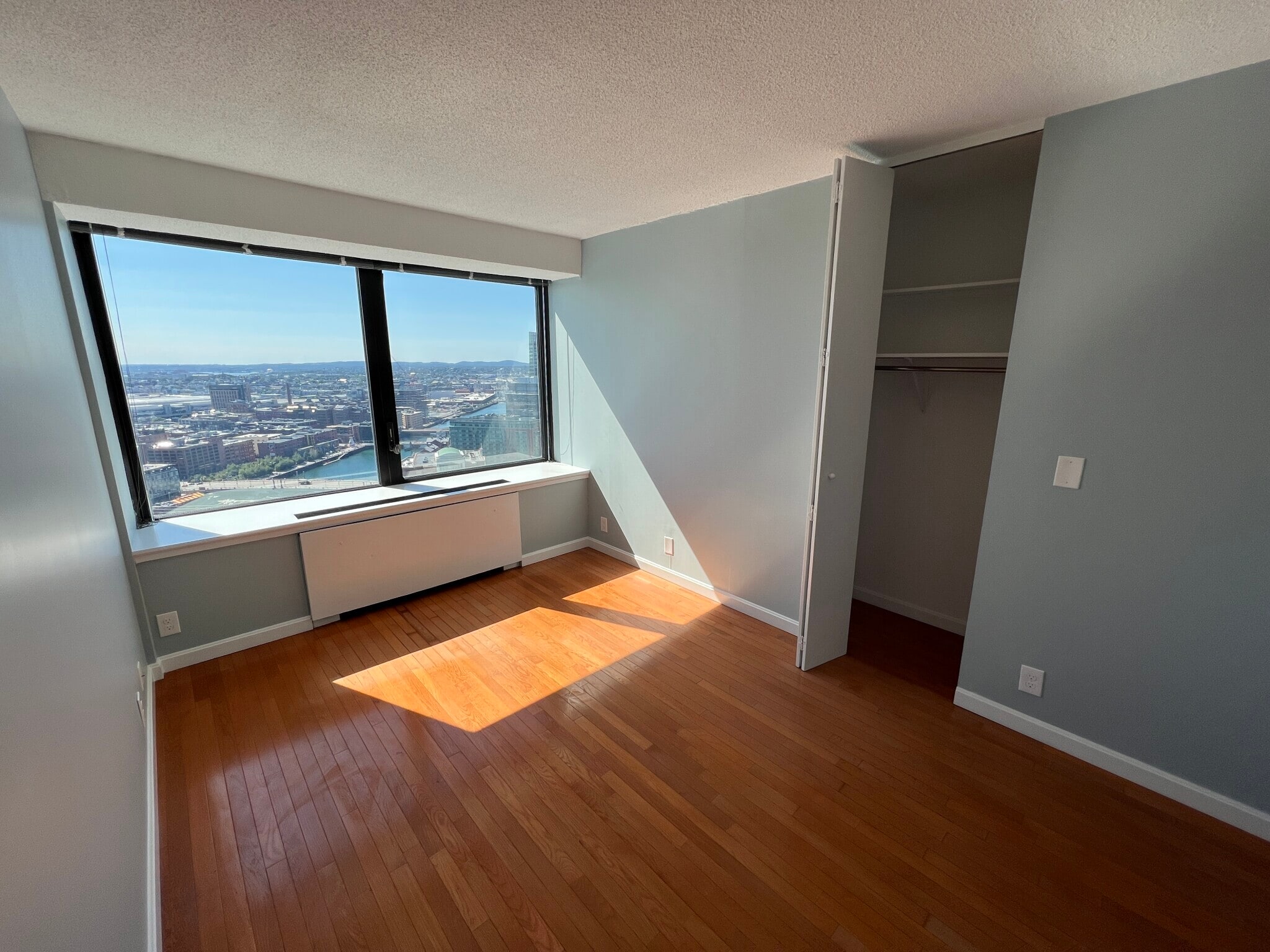 Building Photo - 85 E India Row