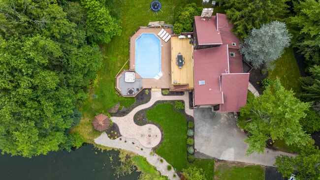 Building Photo - 2A Cherry Ln