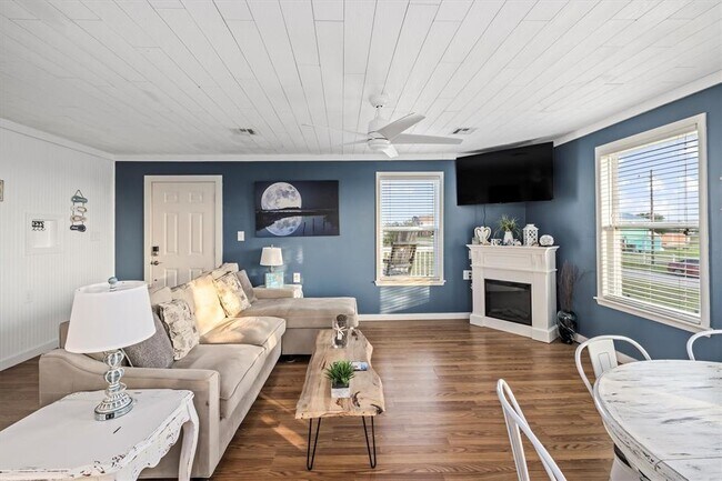 Primary Photo - 1120 N Monkhouse Dr