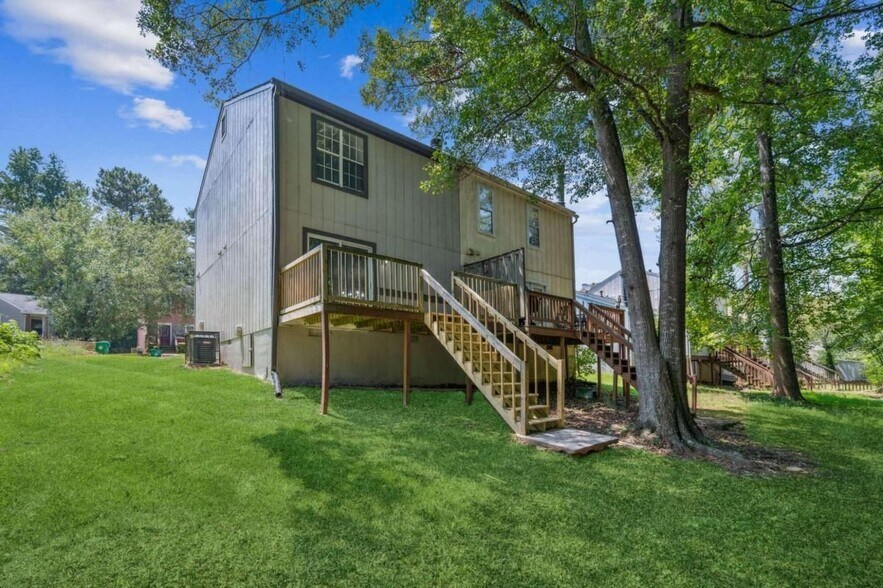 Building Photo - 6458 Bedford Ln