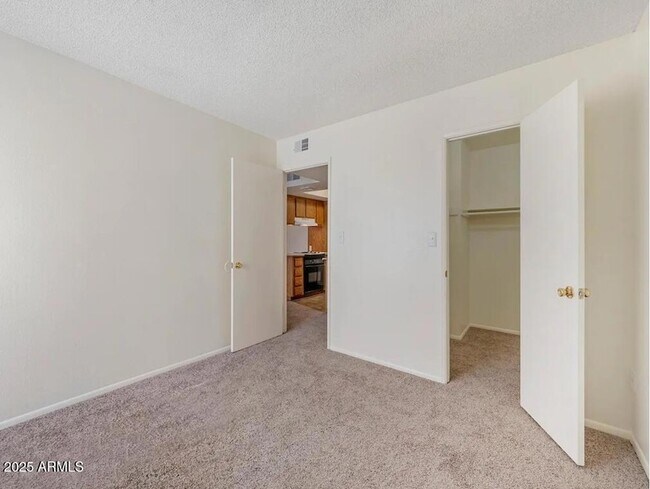 Building Photo - 5750 N 59th Ave