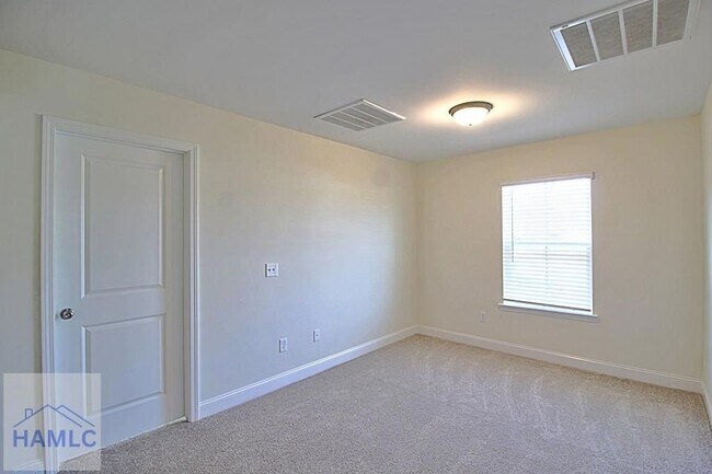 Building Photo - 151 Buckingham Dr