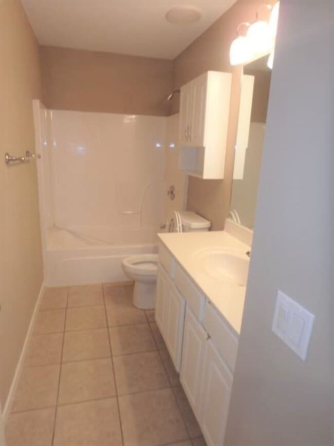 Building Photo - Awesome 4 Bed 3 Bath House In SW Columbia!