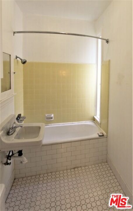 Building Photo - 6656 Vista Del Mar