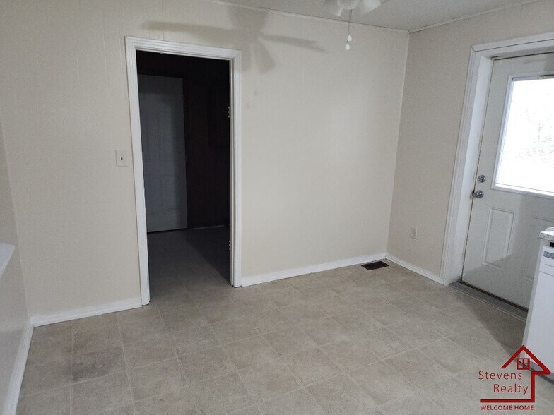 Building Photo - 1202 Pleasant View Dr