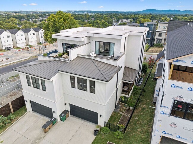 Building Photo - Experience elevated living in this beautifully crafted brick residence located in the heart of Ed...