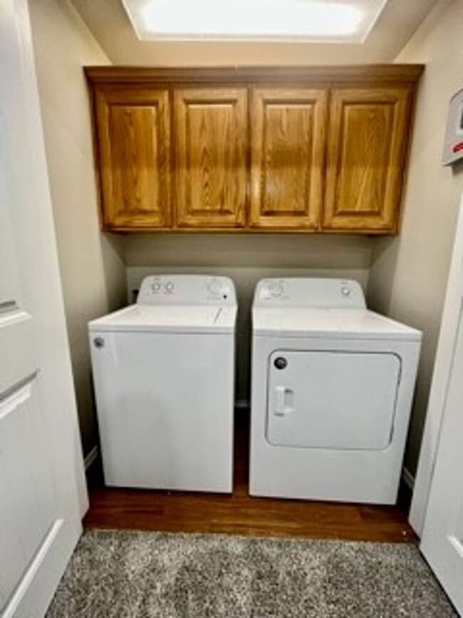 Building Photo - Spacious 3-Bed, 2.5-Bath Fourplex with Gar...