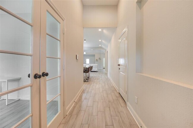 Building Photo - 3805 Shelby Cir