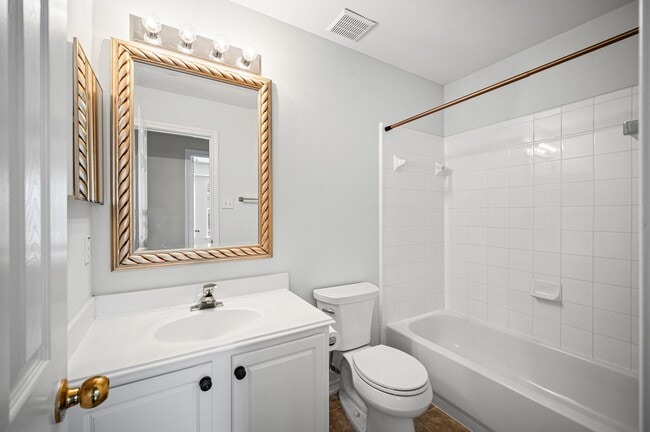 Building Photo - 36 Ledgestone Pl