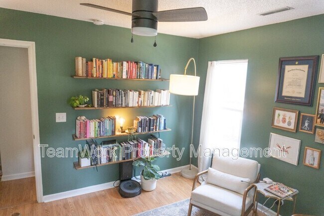 Building Photo - 827 Harbor Pl Dr