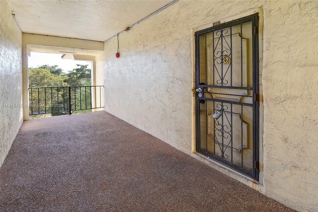 Building Photo - 11905 NE 2nd Ave